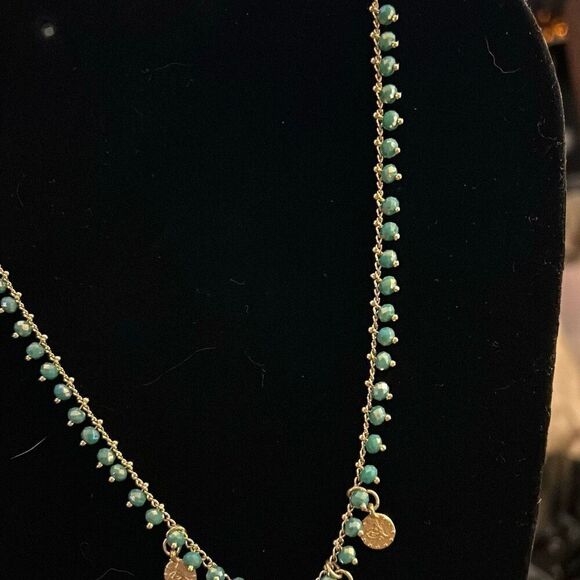 GOLD-TONE ADJUSTABLE TURQUOISE COLOR BEADED NECKLACE WITH GOLD DISCS. - Picture 4 of 7
